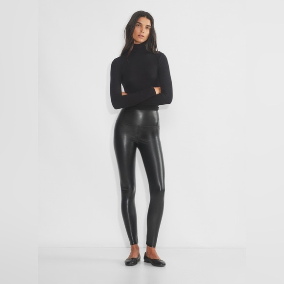Aritzia Pants - Wilfred Free Vegan Leather Daria Pant/Leggings
